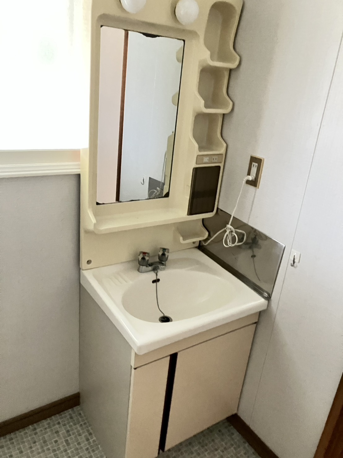 青森県八戸市大字田面木字神明沢16-45