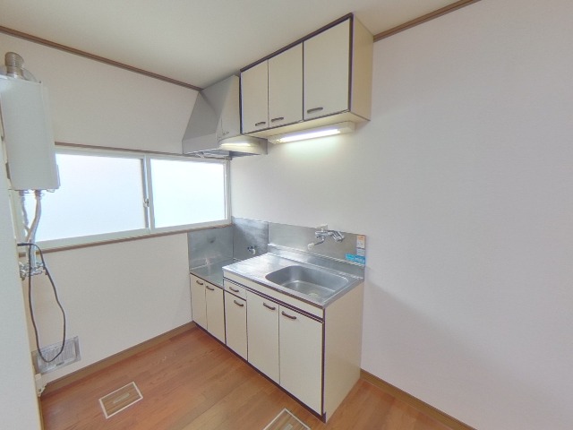 青森県八戸市中居林字雷3-10