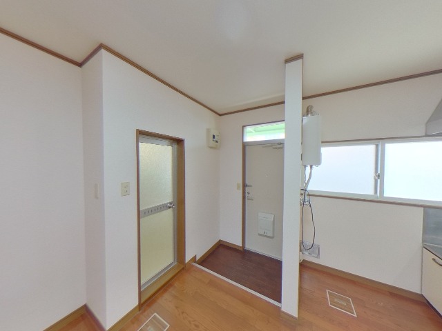 青森県八戸市中居林字雷3-10