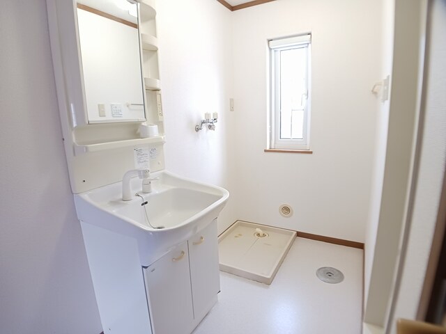 青森県八戸市南白山台1丁目8番5号