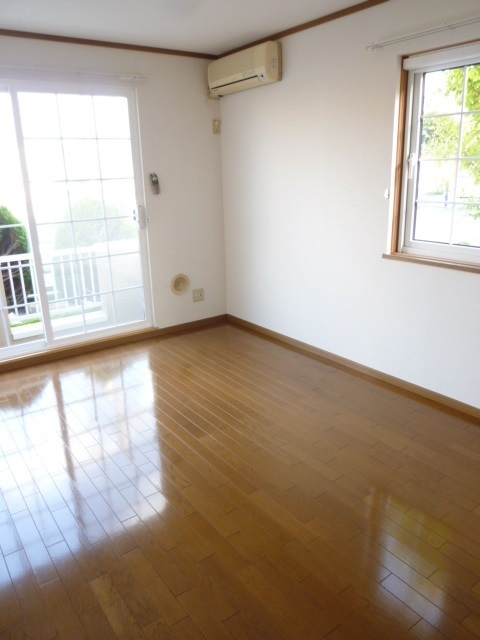 青森県八戸市新井田西1丁目15番8号