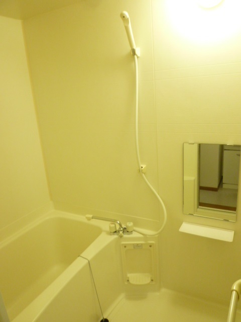 青森県八戸市新井田西1丁目15番8号