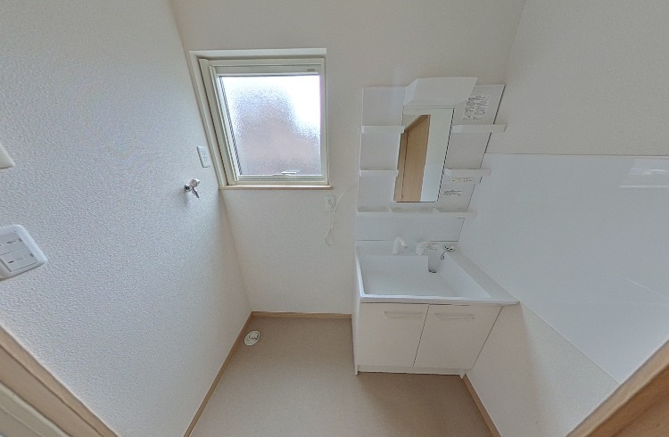 〒031-0832 青森県八戸市白銀台3丁目6−3